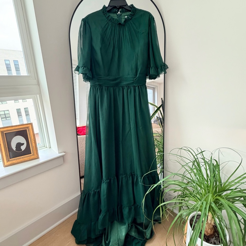 Mac Duggal Green Ruffle Tiered High Low Flutter Sleeve Gown (Plus) NWT